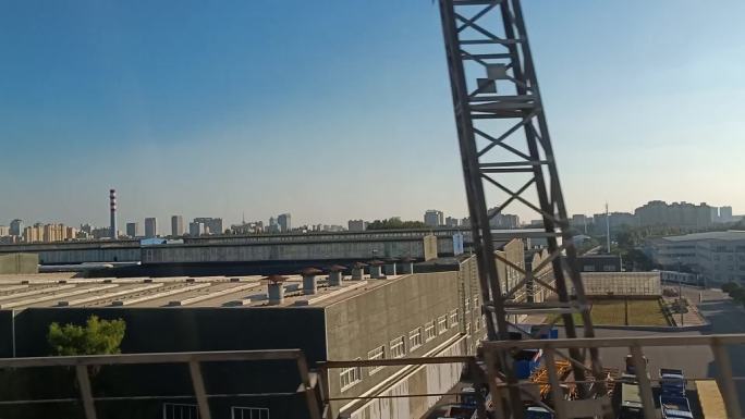 高铁动车火车驶入长春站窗外景色