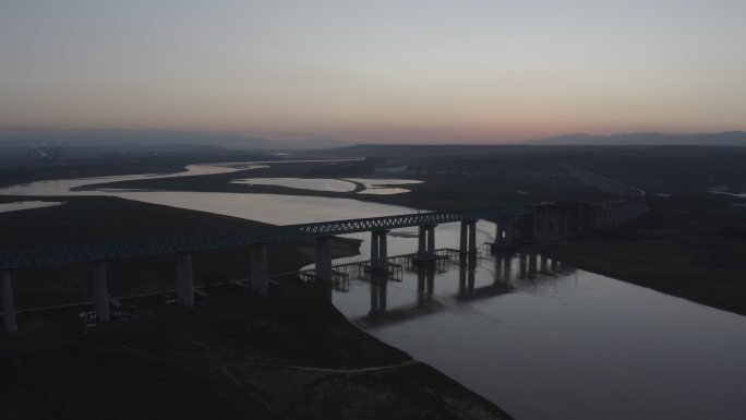 4K-log夕阳下黄河大桥三门峡段