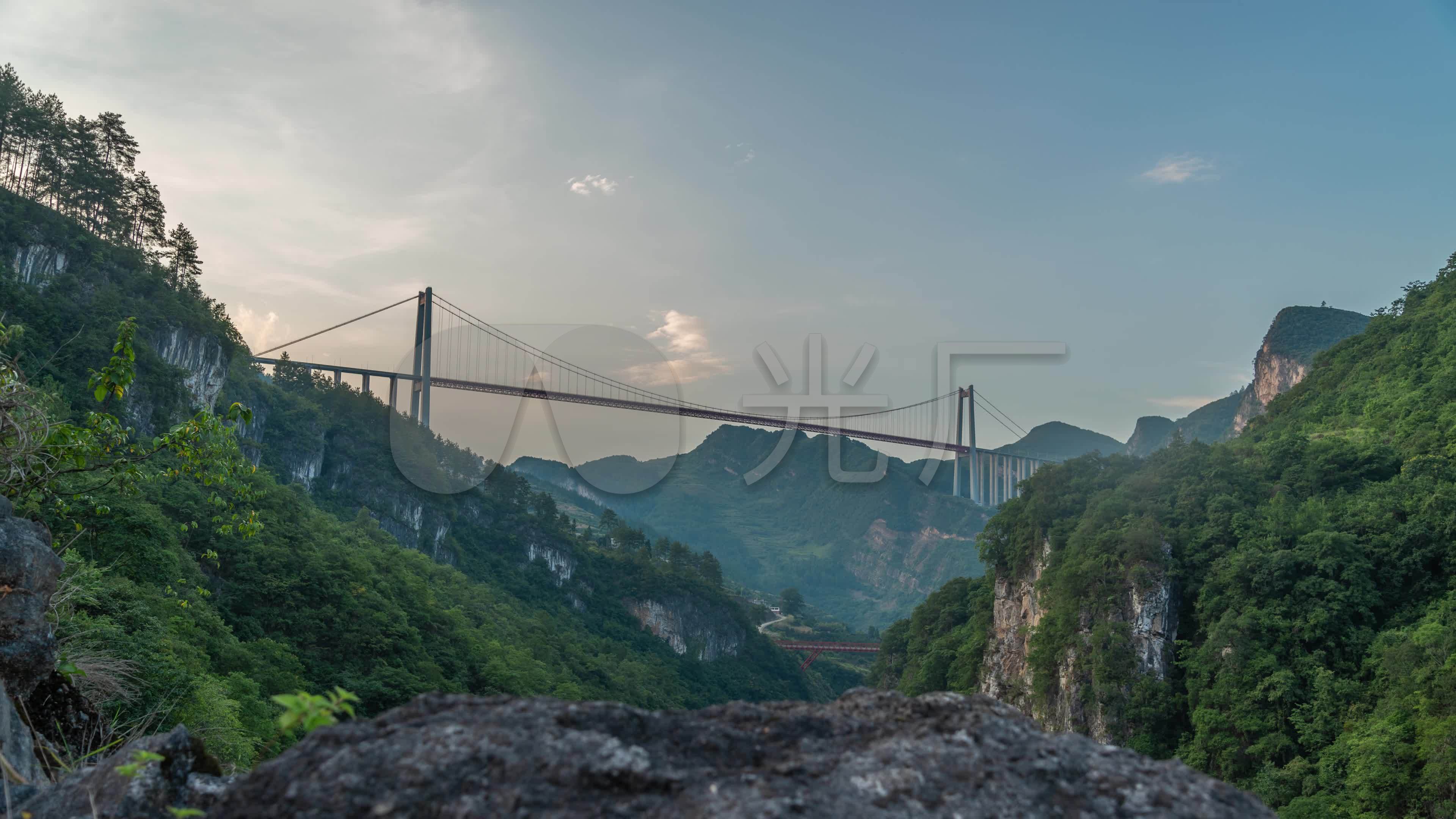 貴州清水河大橋延時攝影_3840x2160_高清視頻素材下載(編號:3038185)