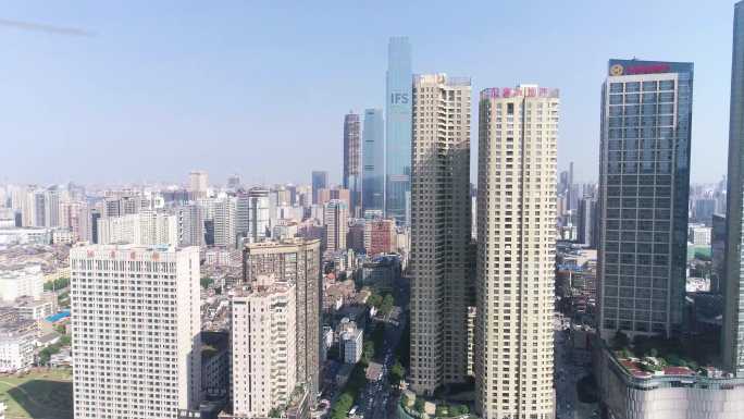 航拍湖南4K超清湖南国金中心湖南第一高楼