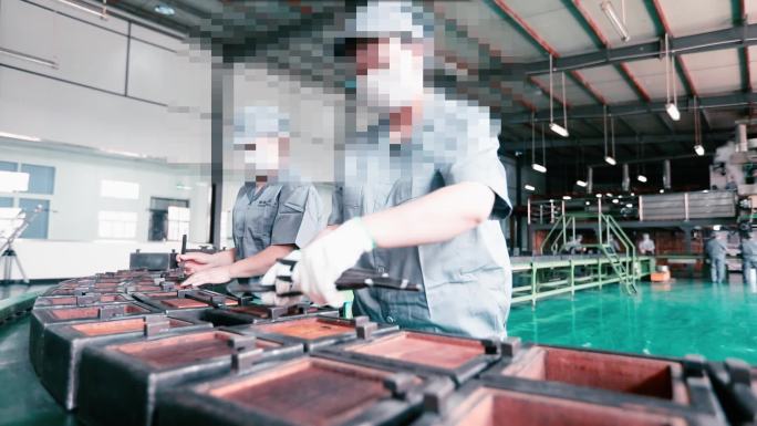 泾阳茯茶工厂生产线工人加工茯砖茶制茶工业