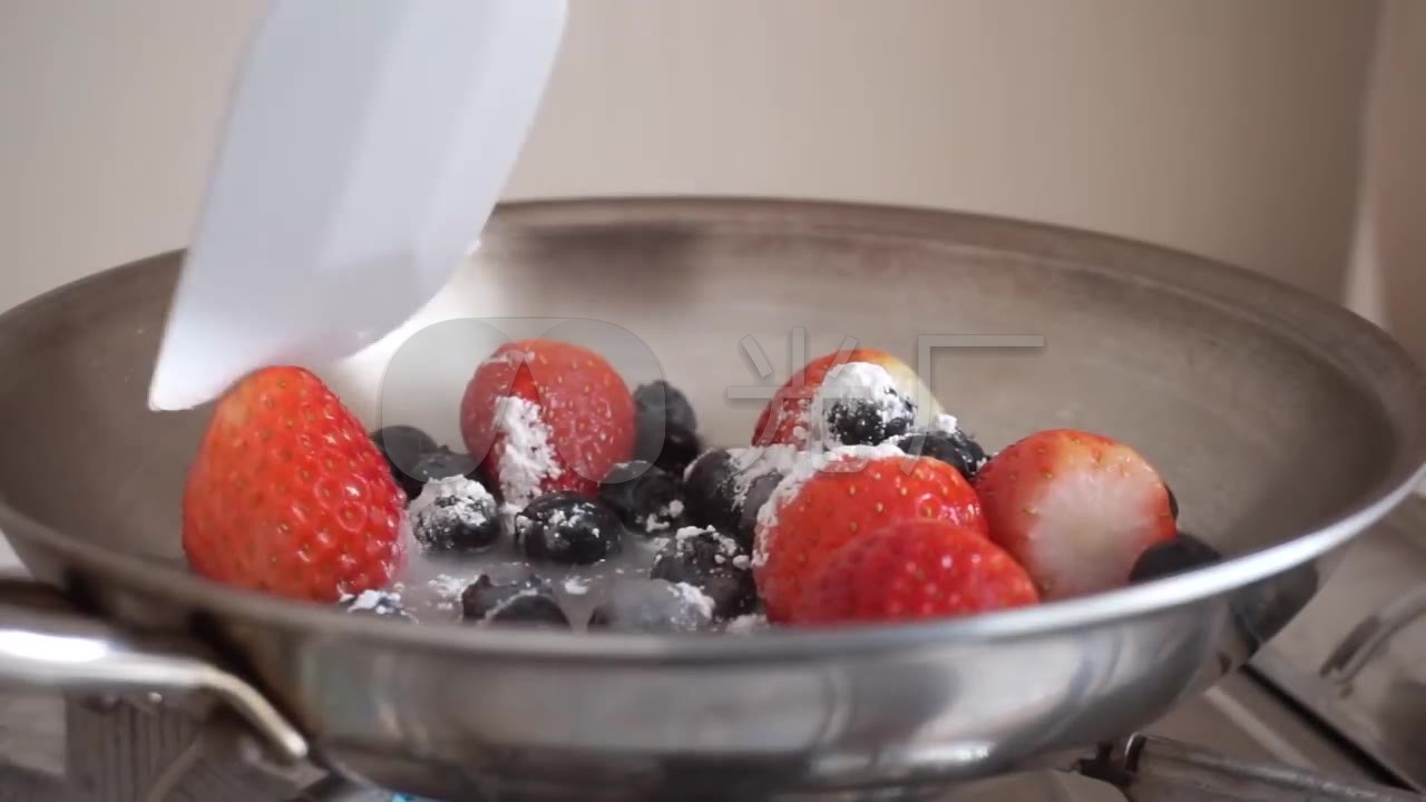 草莓蓝莓果酱美食教程视频_1280X720_高清视