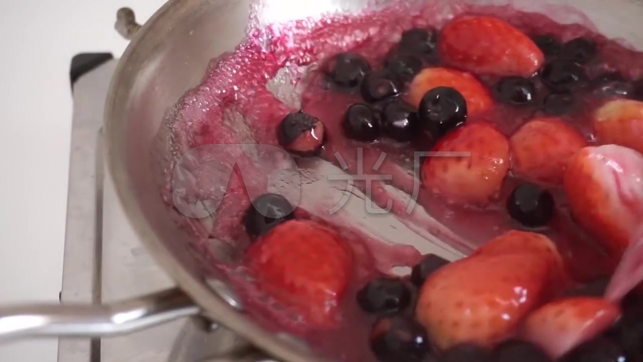 草莓蓝莓果酱美食教程视频_1280X720_高清视