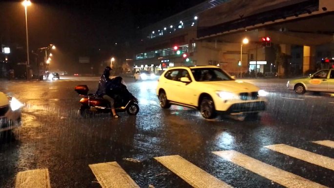 城市雨夜