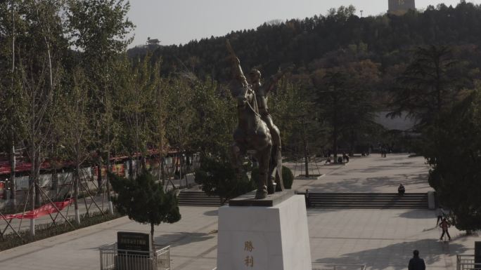 4K-log济南英雄山胜利雕塑标志