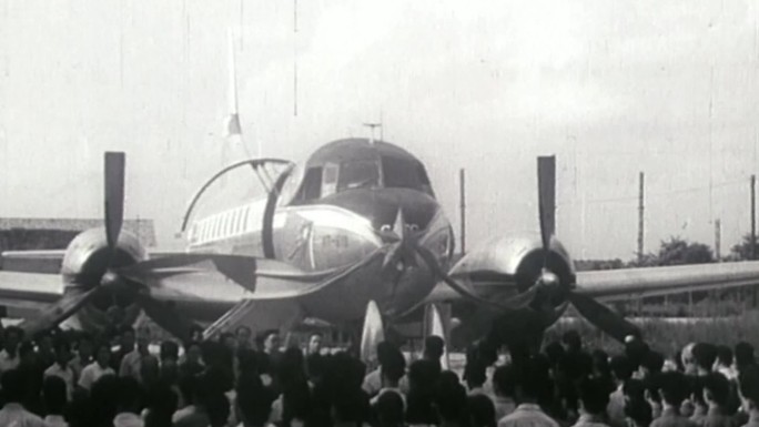 新中国第一架民航飞机