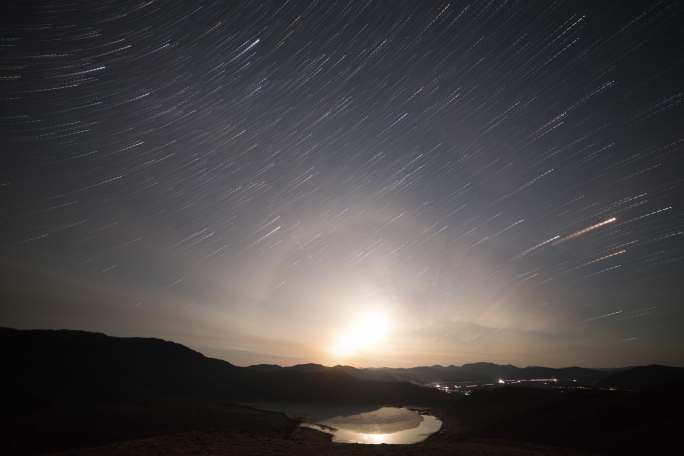 内蒙古阿尔山卧牛湖星空延时