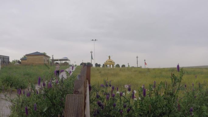鄂尔多斯草原蒙古包度假村