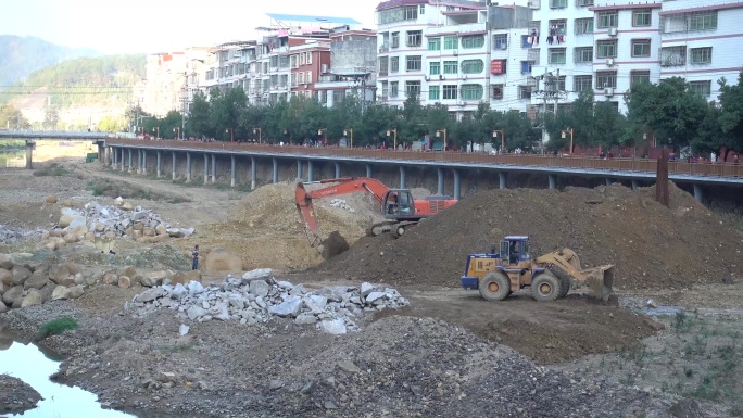 河床平整清淤土石方挖掘机推土机铲车