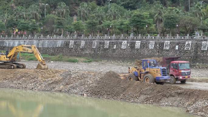 河床平整河道清淤工程车挖掘机推土机铲车土