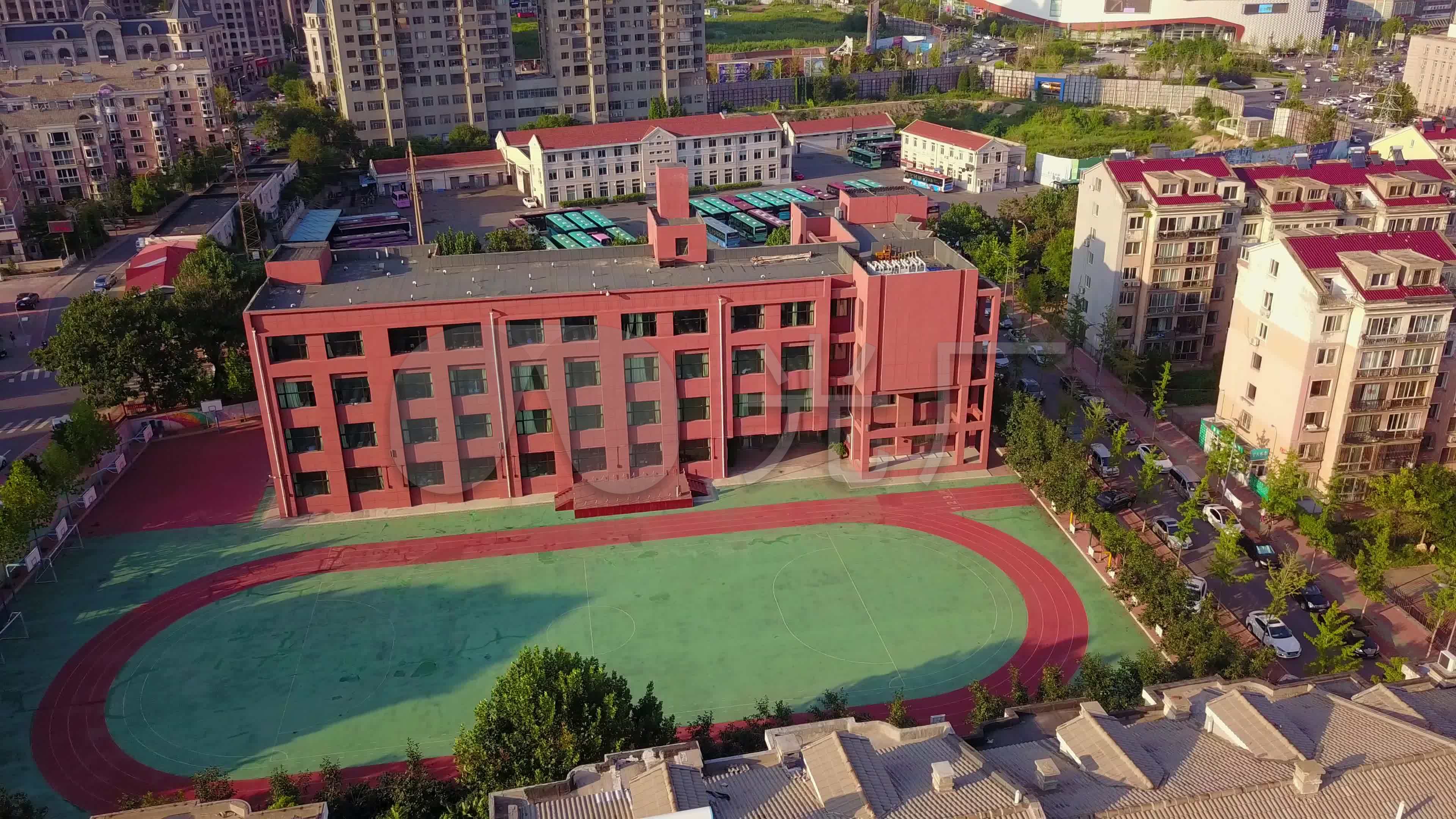 航拍小学中学学校操场_3840X2160_高清视频素材下载(编号3160446)_实拍视频_光厂(VJ师网) 航拍小学中学学校操场_3840X2160_高清视频素材下载(编号3160446)_实拍视频_光厂(VJ师网)