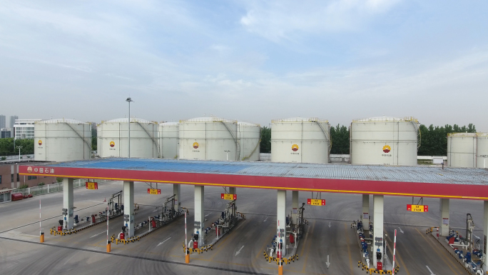 航拍油站油库中国石油加油加气站