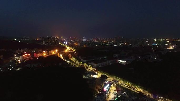 福建泉州仕公岭坪和山路车流夜景