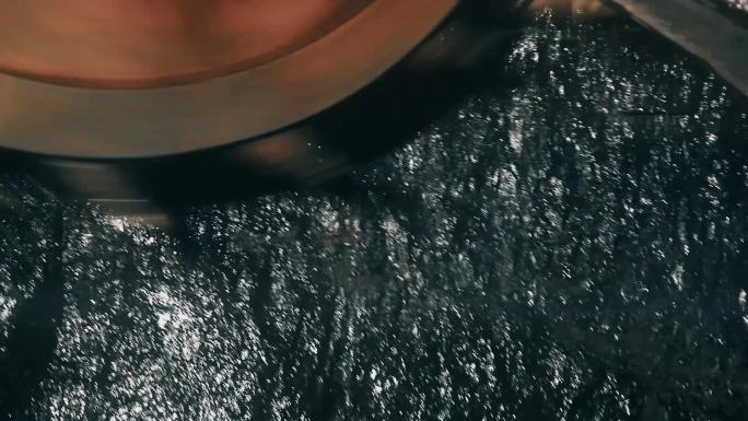 煤矿井下采煤机割煤机采煤实况