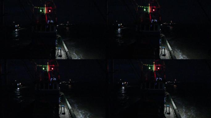 夜晚渔船
