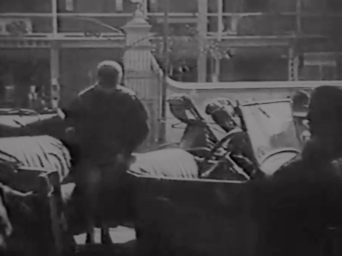 1926年老上海街景汽车人力车繁华景象