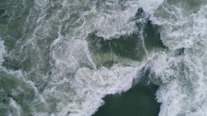4K高速升格航拍拍摄浪花翻滚俯拍写意