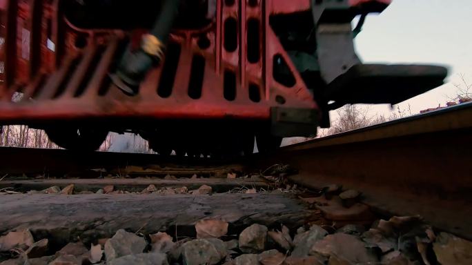 蒸汽机车飞驰跨越铁路镜头素材
