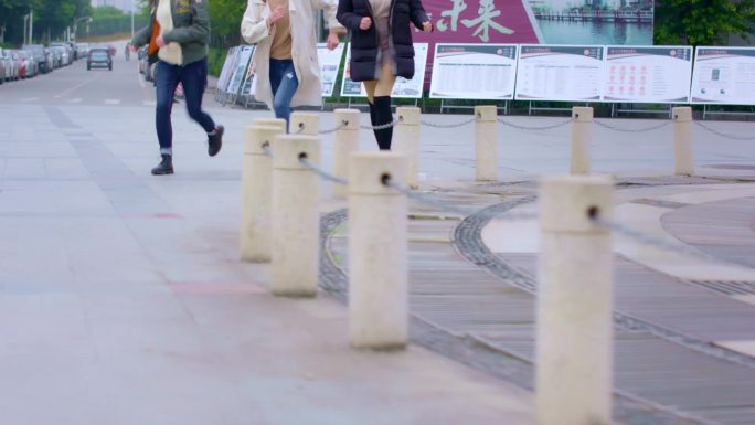 校园奔跑大学宣传片高挑美女特写实