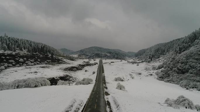 重庆武隆冬季仙女山雪山2.7K原片