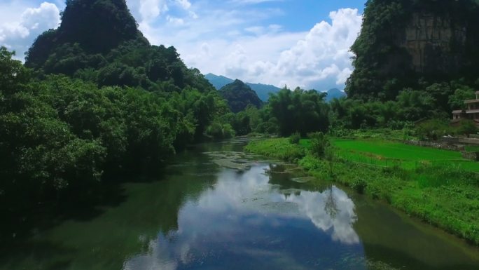 航拍大山山水青山绿水