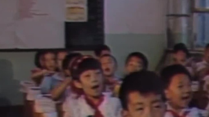 80年代学校小学生上课视频