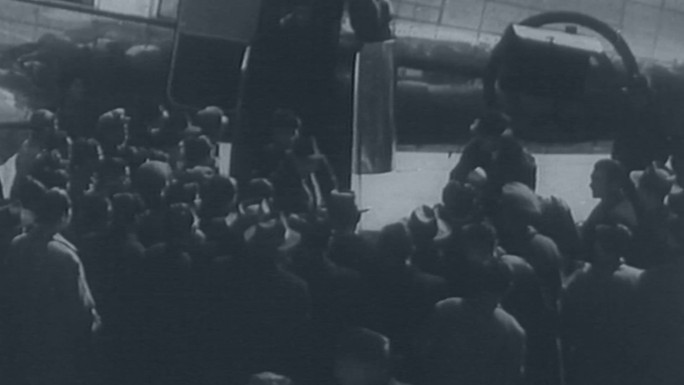 1949年代表团抵达石家庄