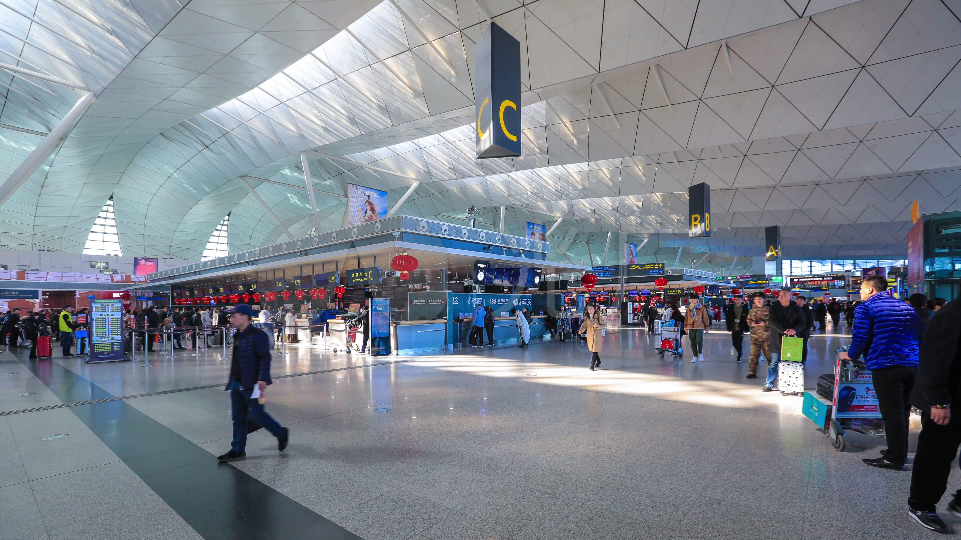 单日客流超2万人次 宁波机场迎来开年返程客流高峰