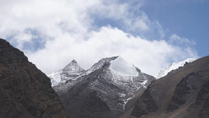 西藏雪山航拍雪山延时山峰延时山顶