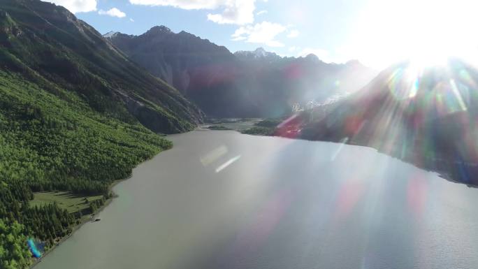 山区湖泊河流水库峭壁西藏