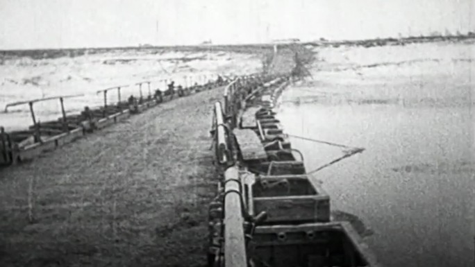 二战工兵搭建浮桥
