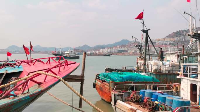 4K青岛崂山沙子口渔港渔船渔村打渔渔船