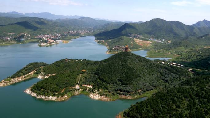 山区湖泊岛屿山顶塔