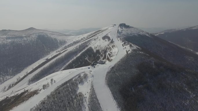 航拍视角太舞滑雪小镇雪景Dlog视频素材