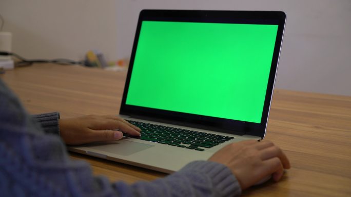 4K绿屏电脑-苹果电脑绿屏-打字办公