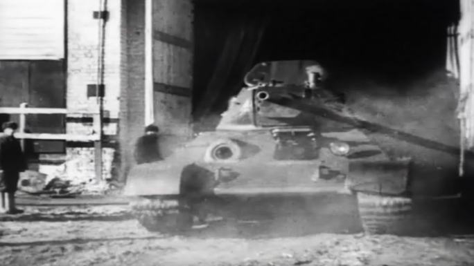 苏联T34坦克出厂投入战斗