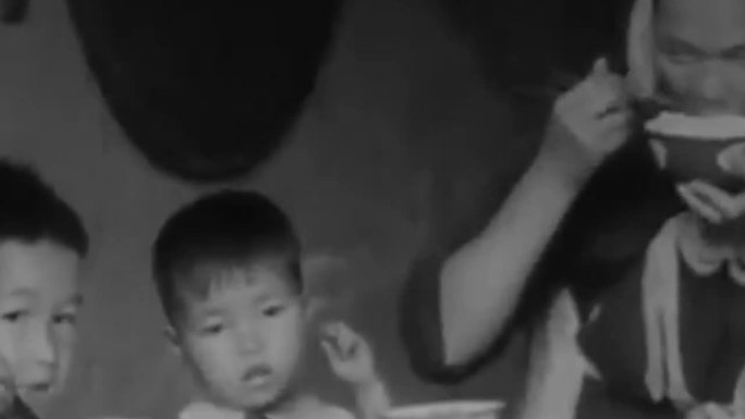 新中国南方妇女儿童历史视频素材