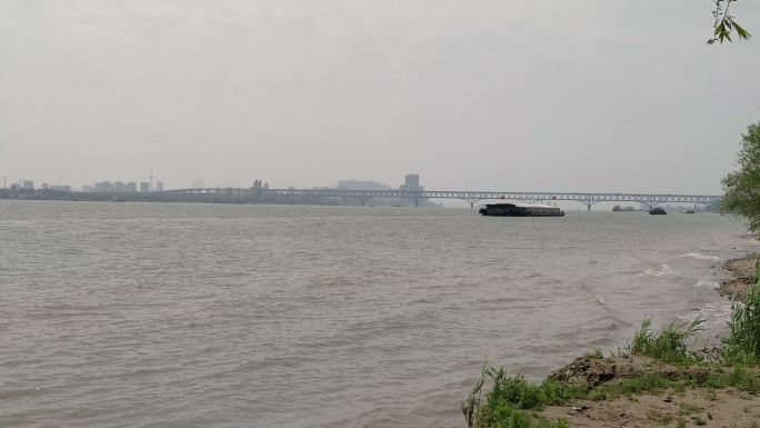长江桥货船
