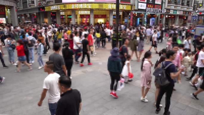 深圳东门步行街人流