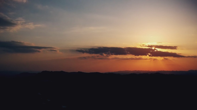 【原创】}唯美日落夕阳云彩穿过时光流逝