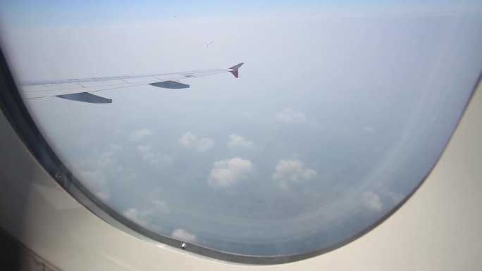 飞机俯瞰-云层