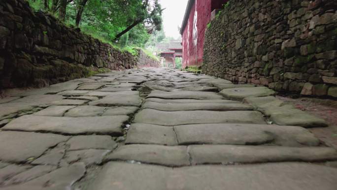 白马关金牛古道庞统祠