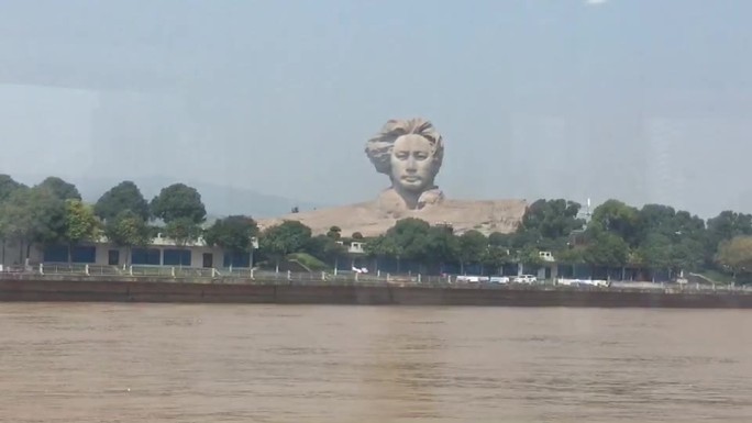 湘江青年毛泽东为人雕塑雕像
