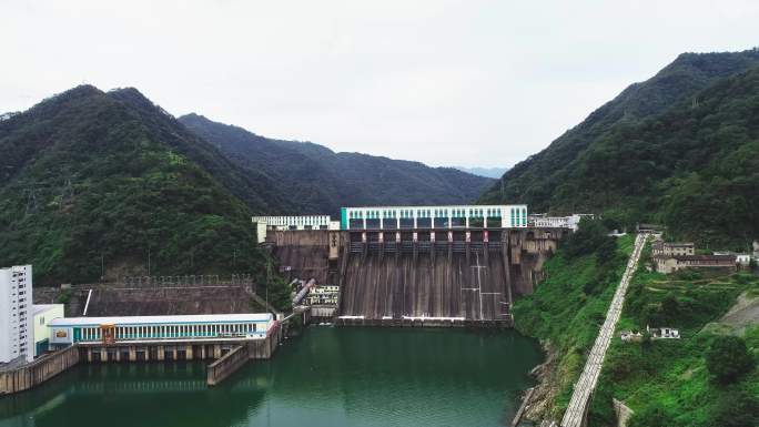 4K航拍湖南湘中安化县柘溪水库01