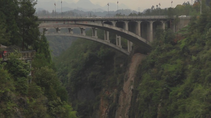 重庆黔江区峡谷桥