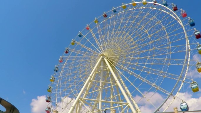 海边建筑摩天轮空镜航拍