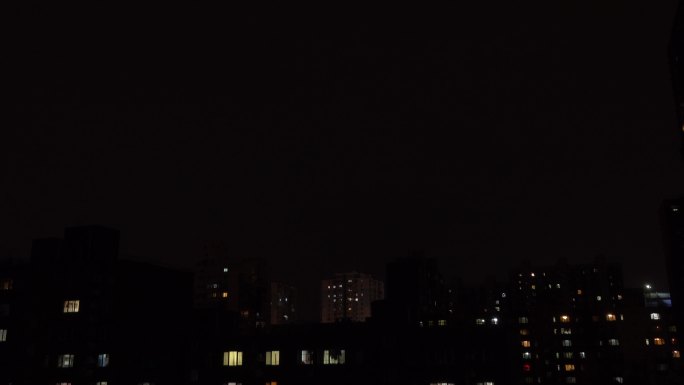 城市上空闪电4k视频