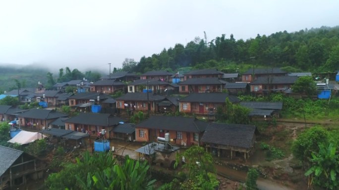 缅甸边境村庄01