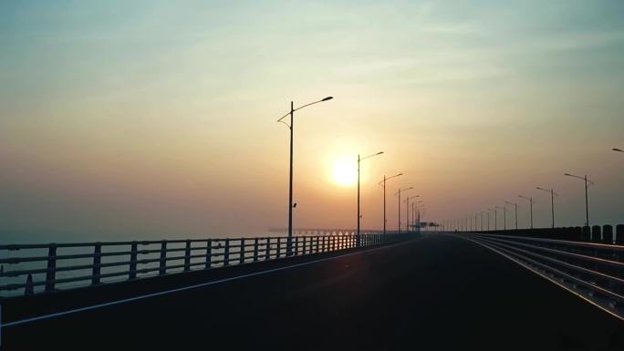 港珠澳大桥的航拍大桥大海日出