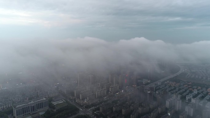 4K航拍云层下的长沙城03